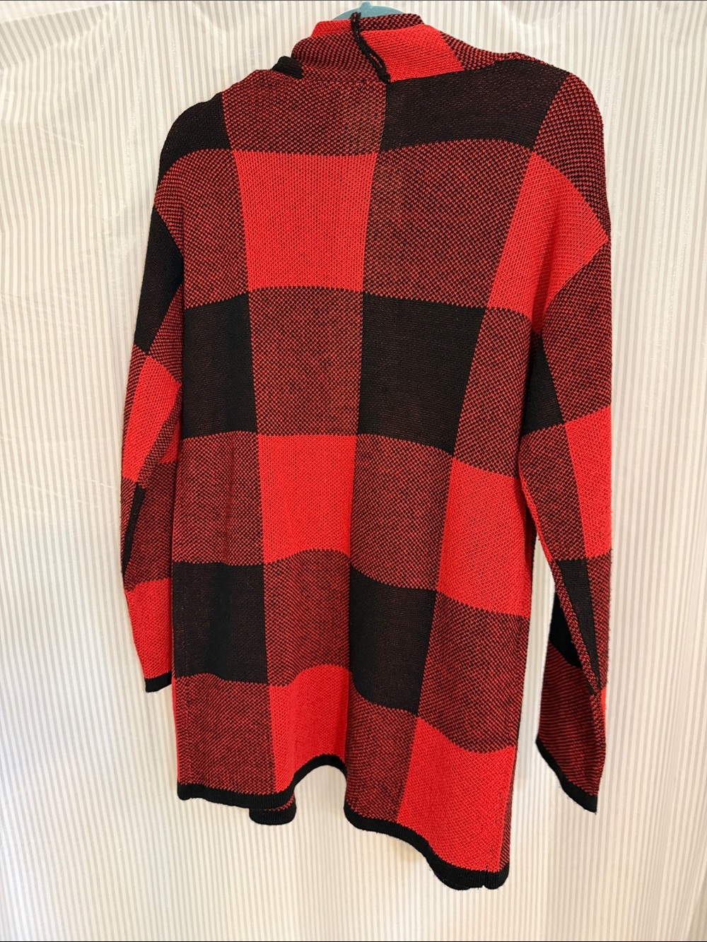 Harve Benard Red and Black Knit Cardigan - Picture 6 of 7
